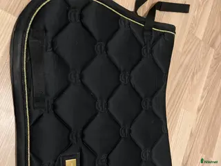 Schabrak & Vojlockar hästutrustning Equestrian Stockholm black gold i Åkersberga - Annons 2