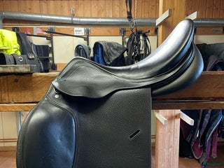 Sadlar hästutrustning till salu: Lippo Enzo 17” i Hudiksvall - Annons 4