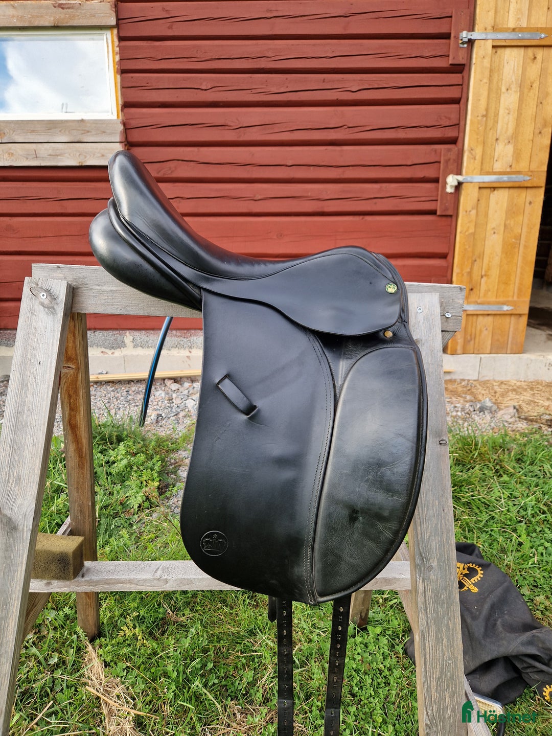 Sadlar hästutrustning till salu: Dressyrsadel - sänkt pris! i Bollnäs - Annons 6