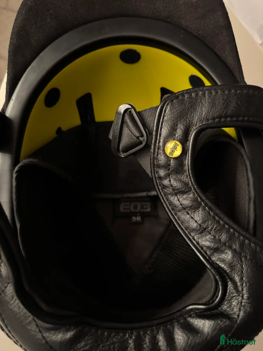 Hjälmar ryttarutrustning till salu: Back on Track hjälm  i Skövde - Annons 3