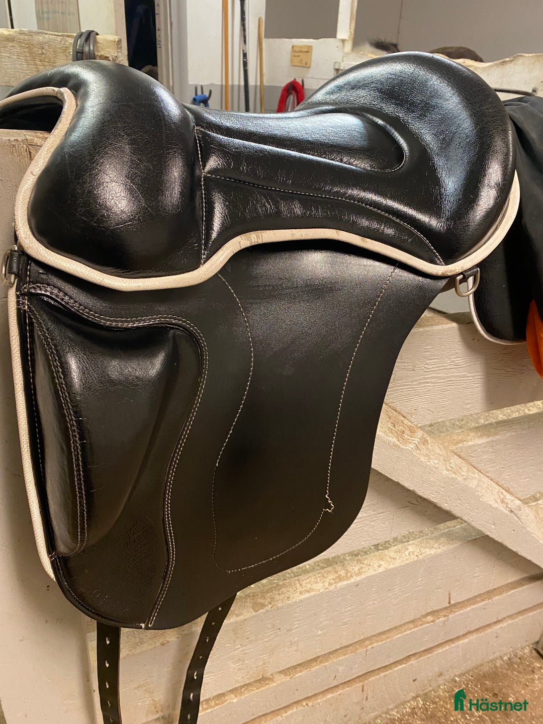 Sadlar hästutrustning till salu: Taur gaiter III i Färila - Annons 2