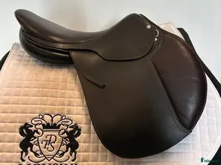 Sadlar hästutrustning Hoppsadel Macel Rafale 17" i Uppsala - Annons 3