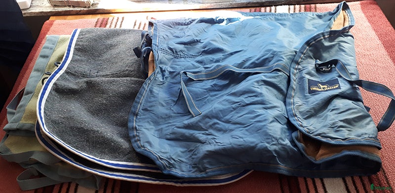 Täcken hästutrustning till salu: Ländtäcken stl Ponny - 3 st totalt 40 kr i Tomelilla - Annons 2