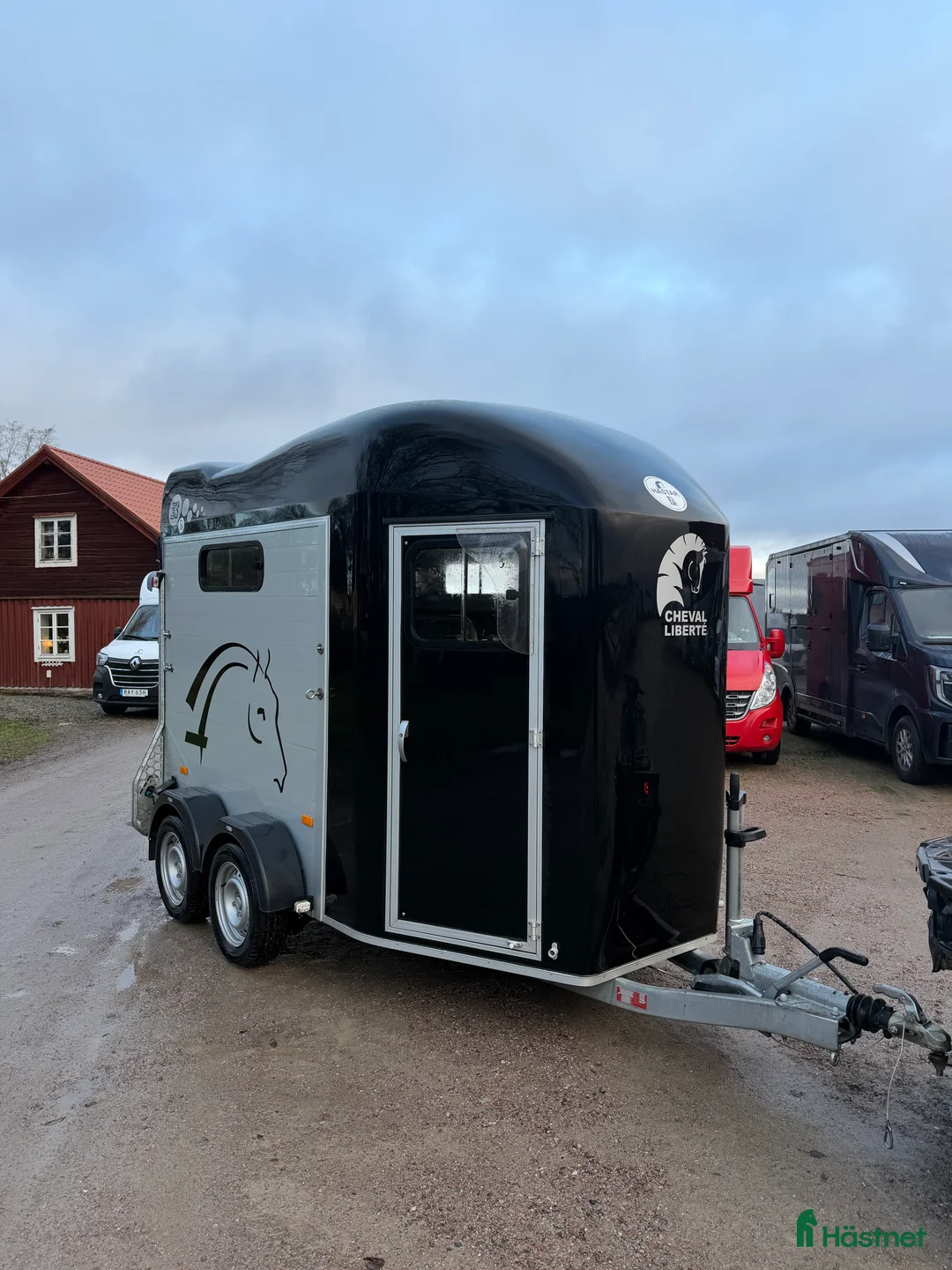 Hästtransporter  fordon & transport till salu: Chevals storsäljare gold 3 hästtransport  i Västerås - Annons 2
