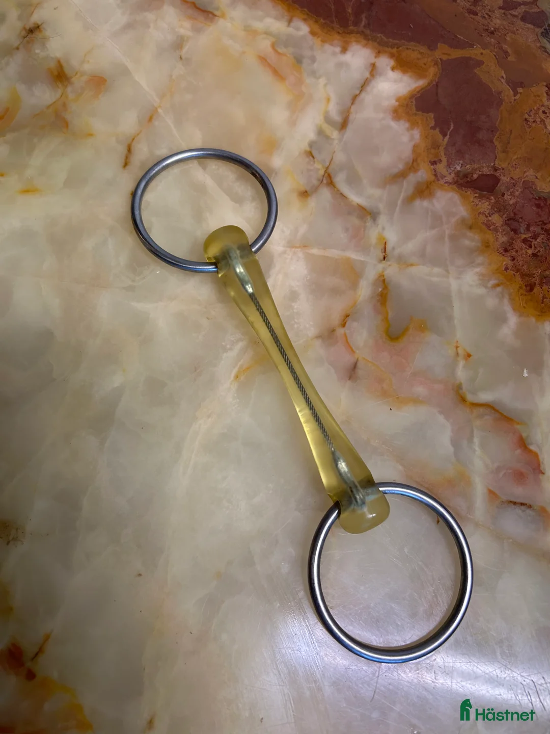 Bett hästutrustning till salu: Gummibett med säkerhetstråd. i Hällekis - Annons 5