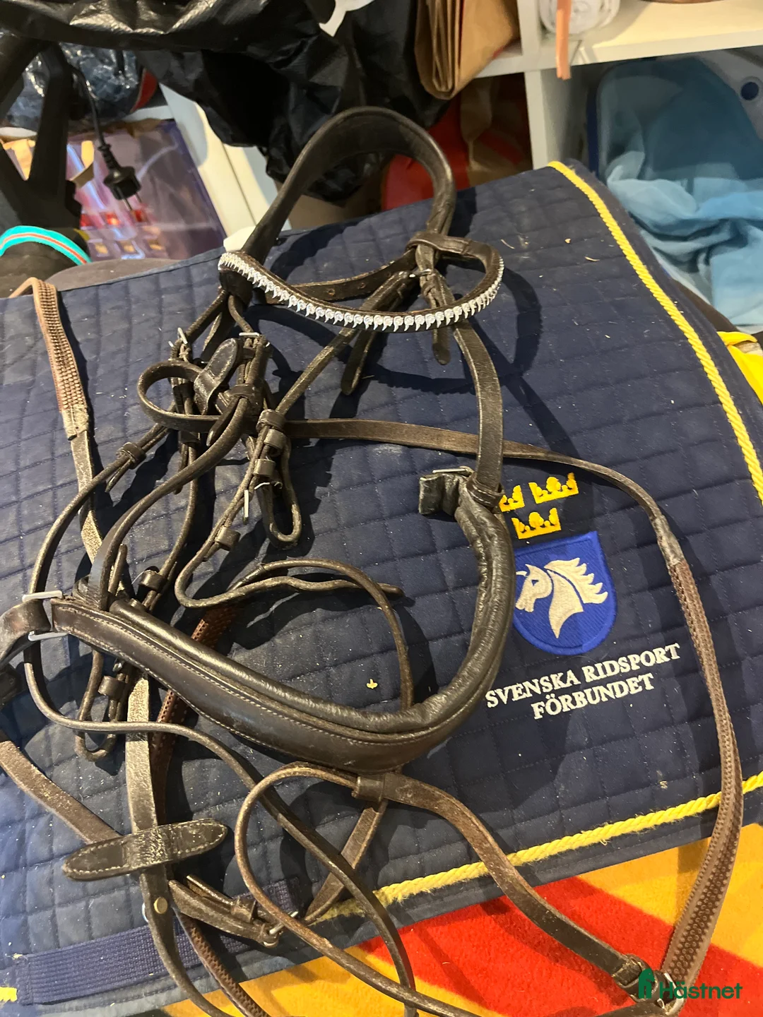 Schabrak & Vojlockar hästutrustning till salu: AKUT måste sälja allt pga platsbrist i Stockholm - Annons 9