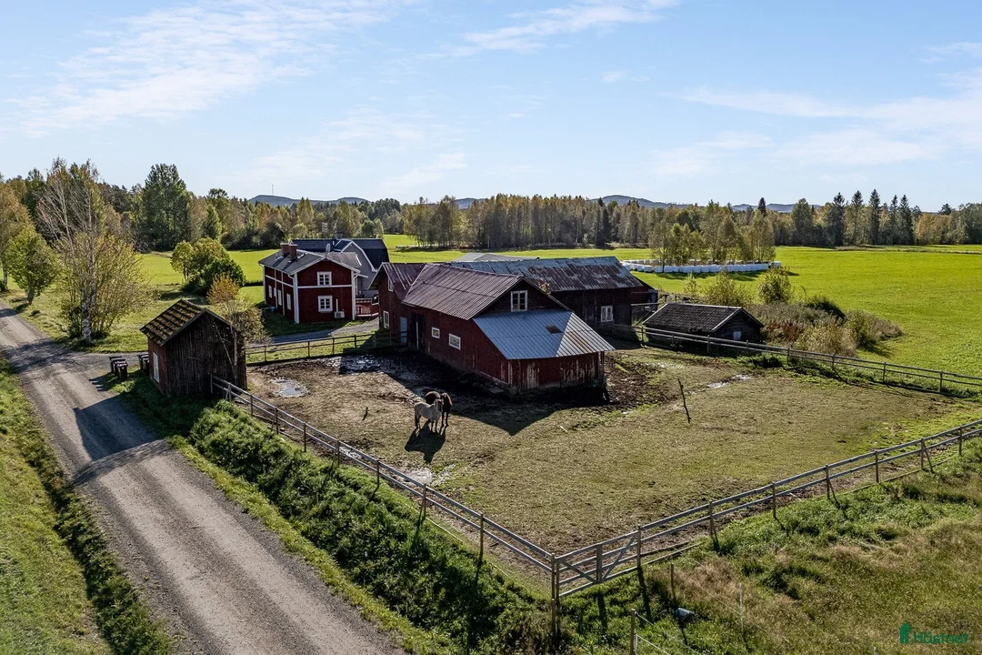  hästgårdar till salu: Lantligt boende i Äppelbo i Äppelbo - Annons 2