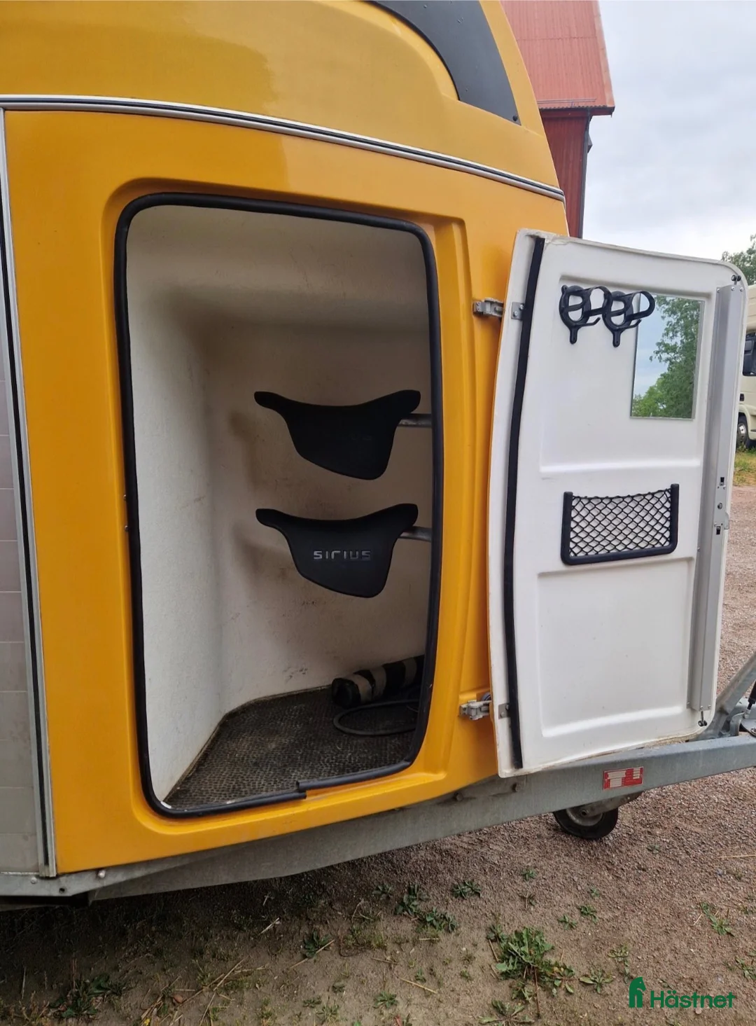 Hästtransporter  fordon & transport till salu: Rymlig och robust hästtransport ! - Annons 5