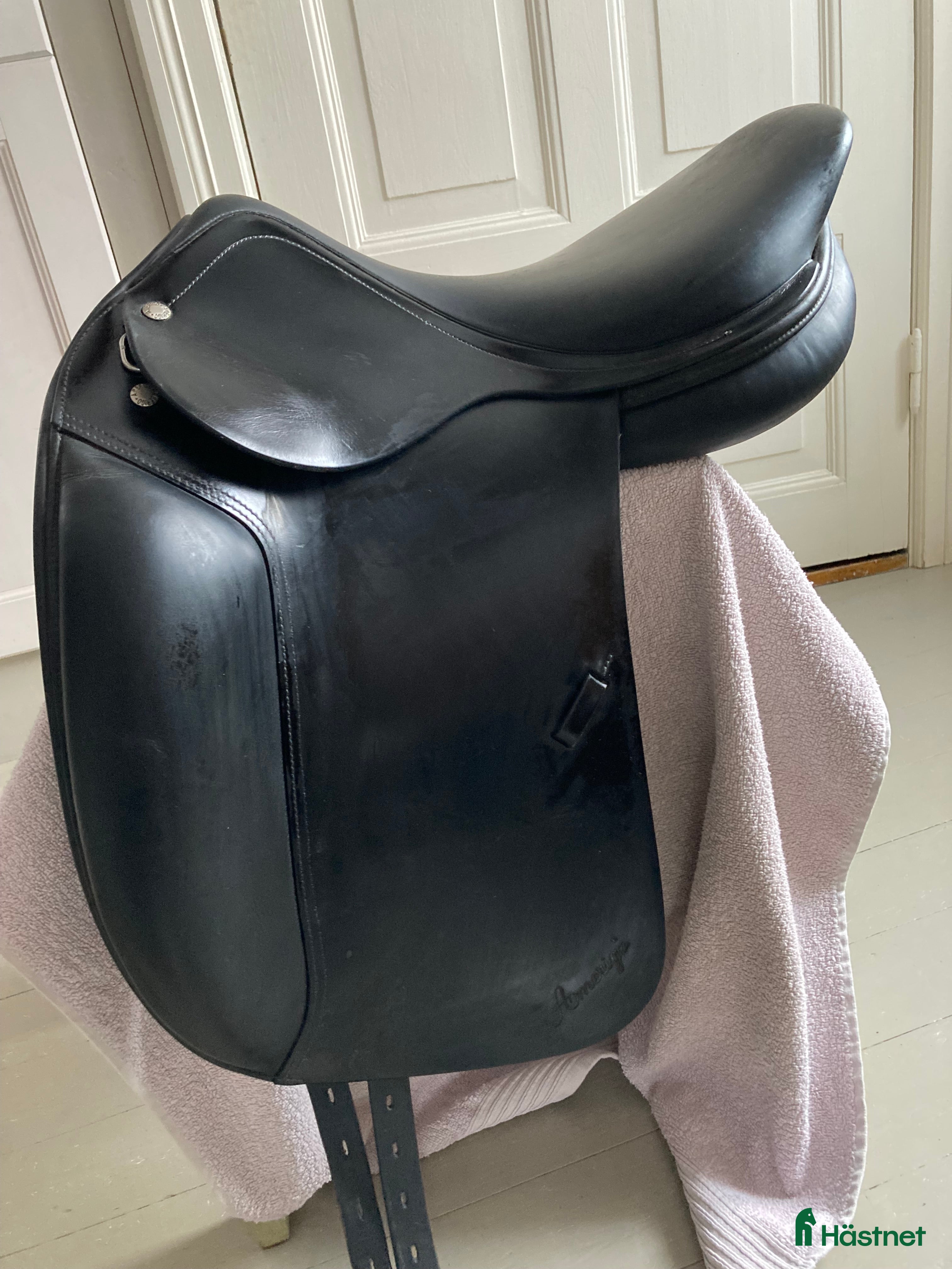 Sadlar hästutrustning till salu: Amerigo DS dressyr i Nävlinge - Annons 2