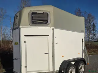 Hästtransporter fordon & transport till salu: Helrenoverad böckmann duett GP. Nybes,sadelkammare i Kalmar - Annons 1