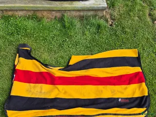Täcken hästutrustning Fint ländtäcke i Dingle - Annons 2