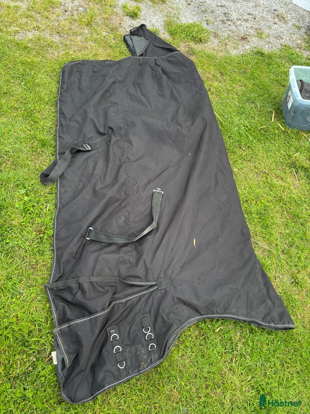 Täcken hästutrustning till salu: Vintertäcke 155 cm i Storuman - Annons 4