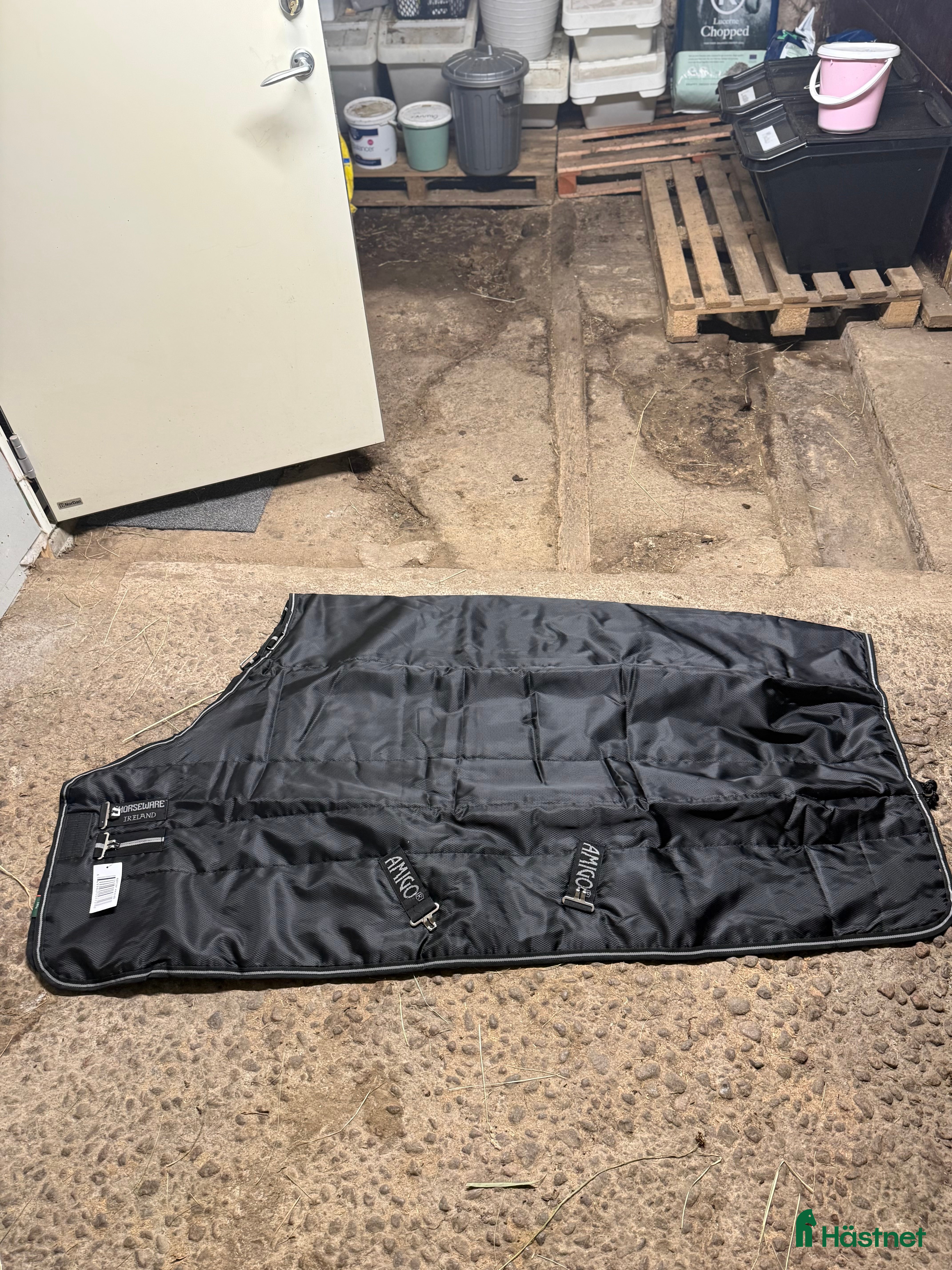 Täcken hästutrustning till salu: Amigo Diamond Insulator svart 100g i Tierp - Annons 23