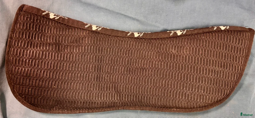 Sadeltillbehör hästutrustning till salu: Equipe sadelpadd i Lund - Annons 2