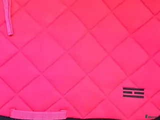 Schabrak & Vojlockar hästutrustning Rosa schabrak - Annons 1