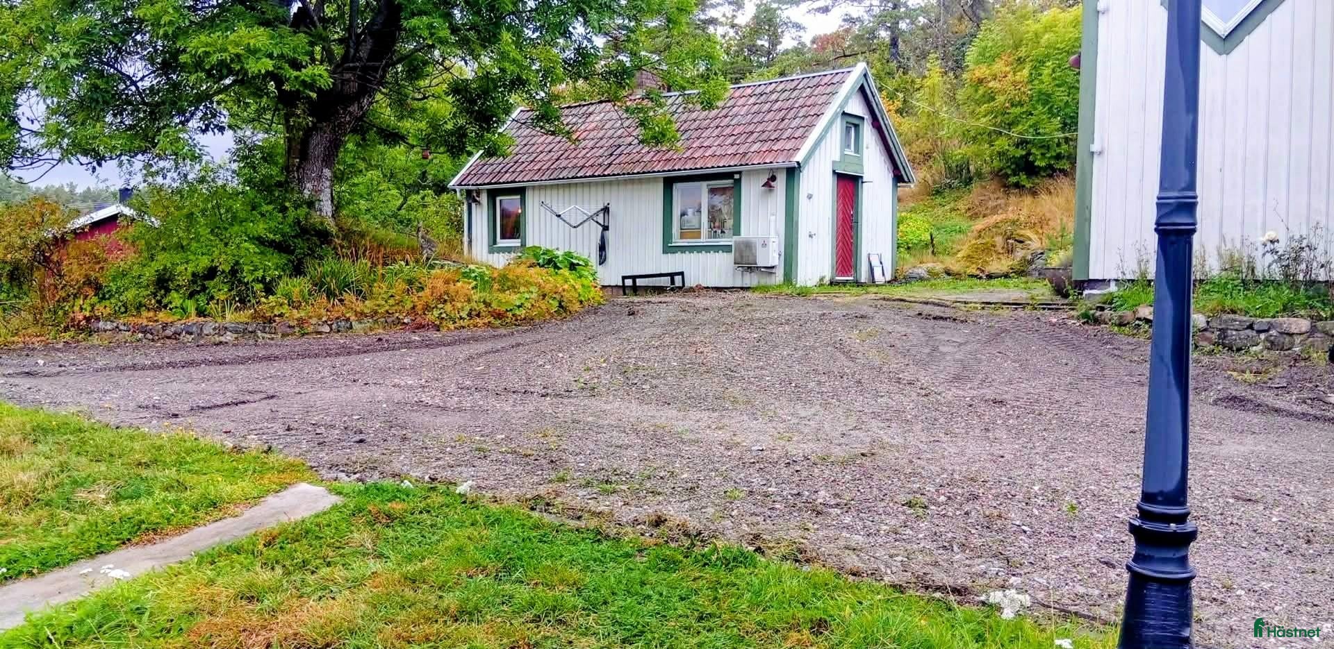  lägenhet till salu: Liten stuga på hästgård nära Stenungsund - Annons 8