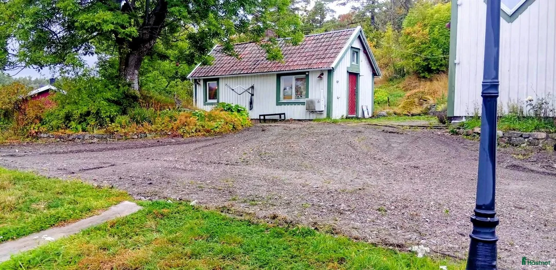  lägenhet till salu: Liten stuga på hästgård nära Stenungsund - Annons 1