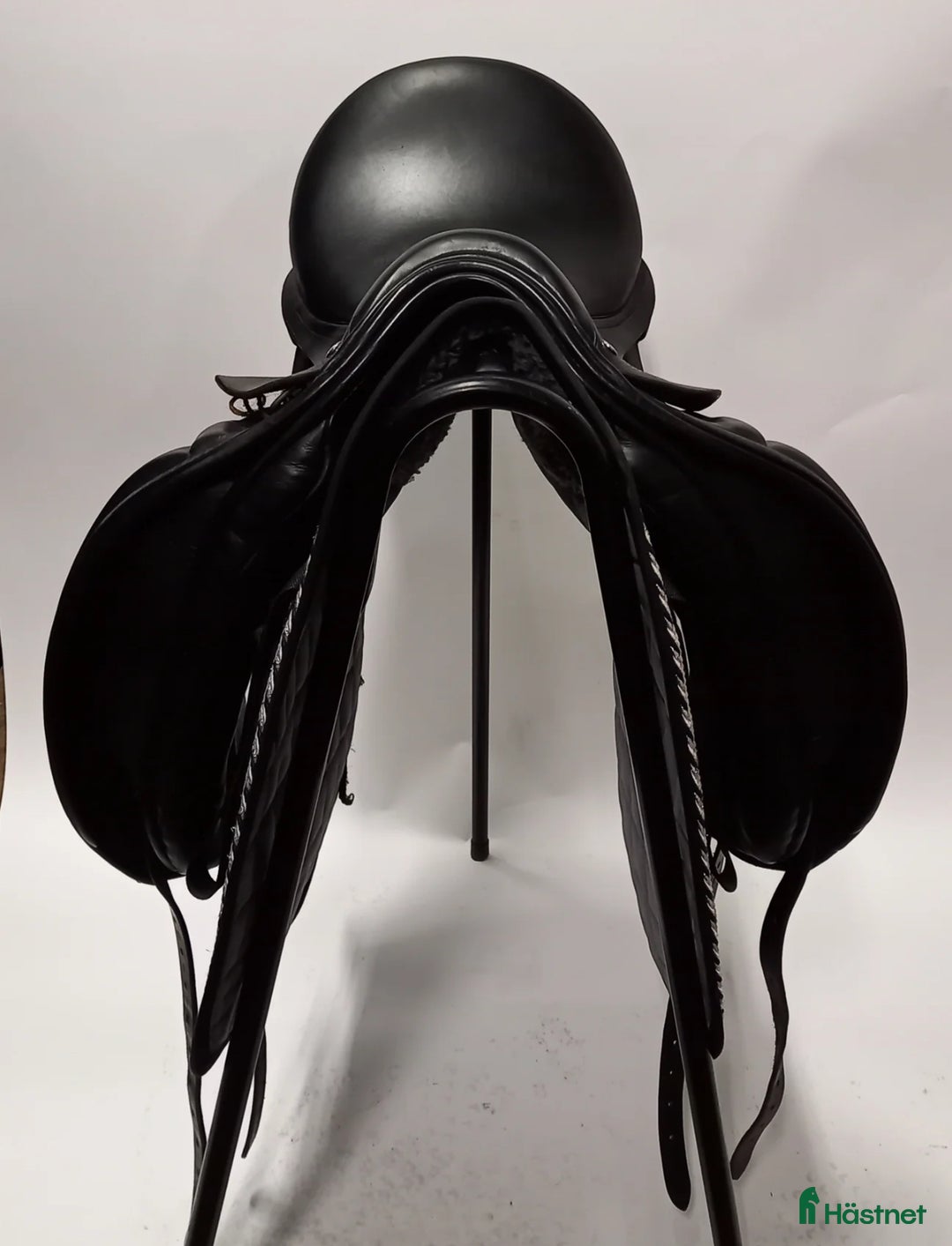 Sadlar hästutrustning till salu: Loxley by bliss dressyrsadel i Enebyberg - Annons 4