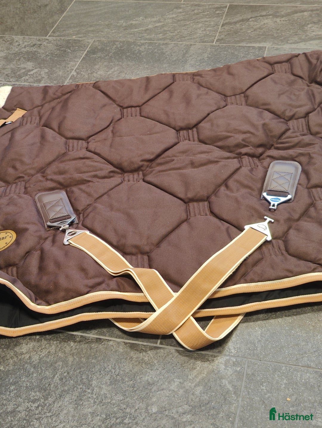 Täcken hästutrustning till salu: Nytt Lyxigt stalltäcke storlek 145 cm i Ängelholm - Annons 3