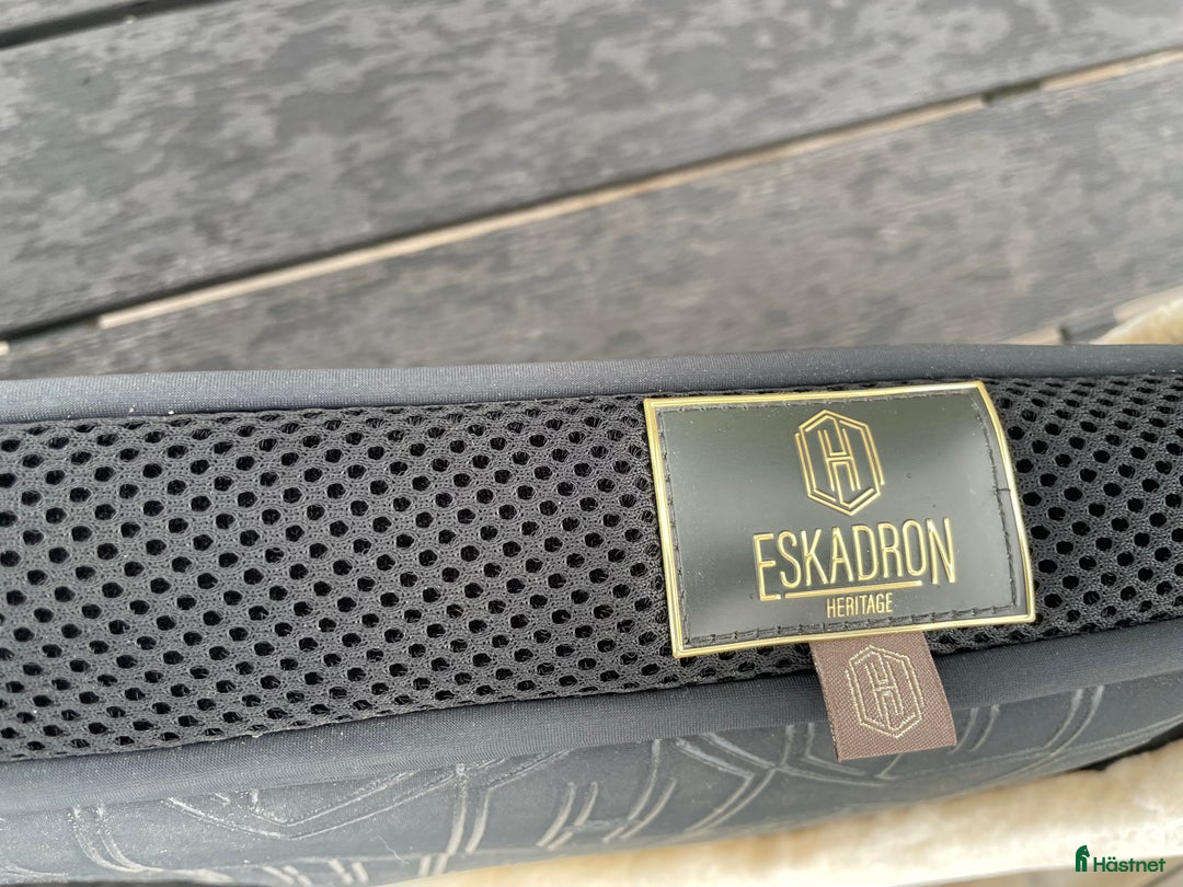 Övrig Hästutrustning hästutrustning till salu: Eskadron fårskinnspad i Undersåker - Annons 4