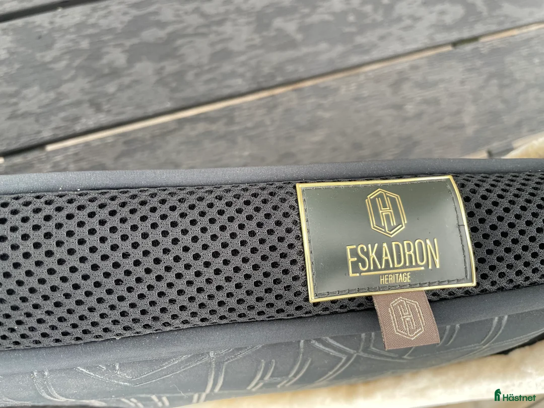 Övrig Hästutrustning hästutrustning till salu: Eskadron fårskinnspad i Undersåker - Annons 4