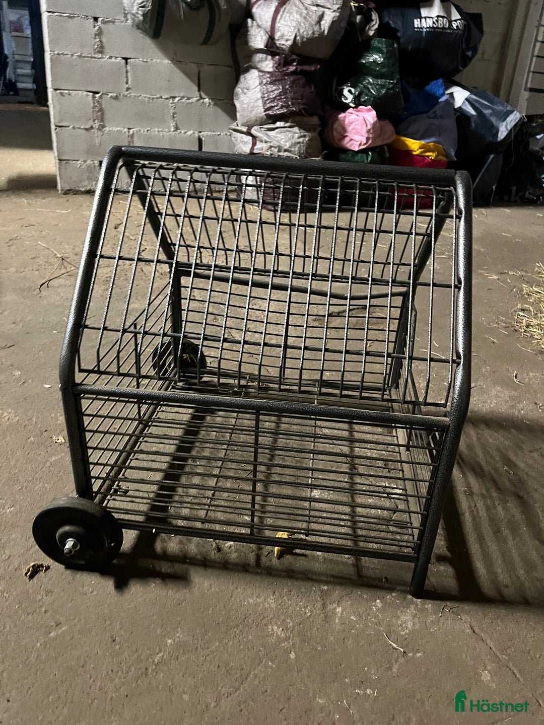 Stallinredning, stängsel & gård övrig utrustning till salu: Sadelvagn i Frillesås - Annons 2