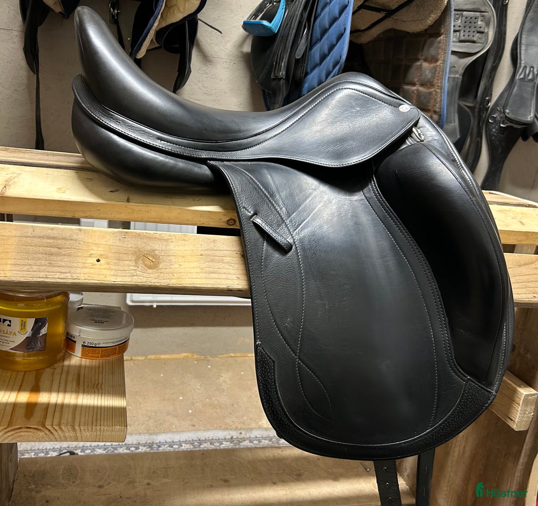 Sadlar hästutrustning till salu: Fin Equipe Olympia  i Hallstahammar - Annons 2