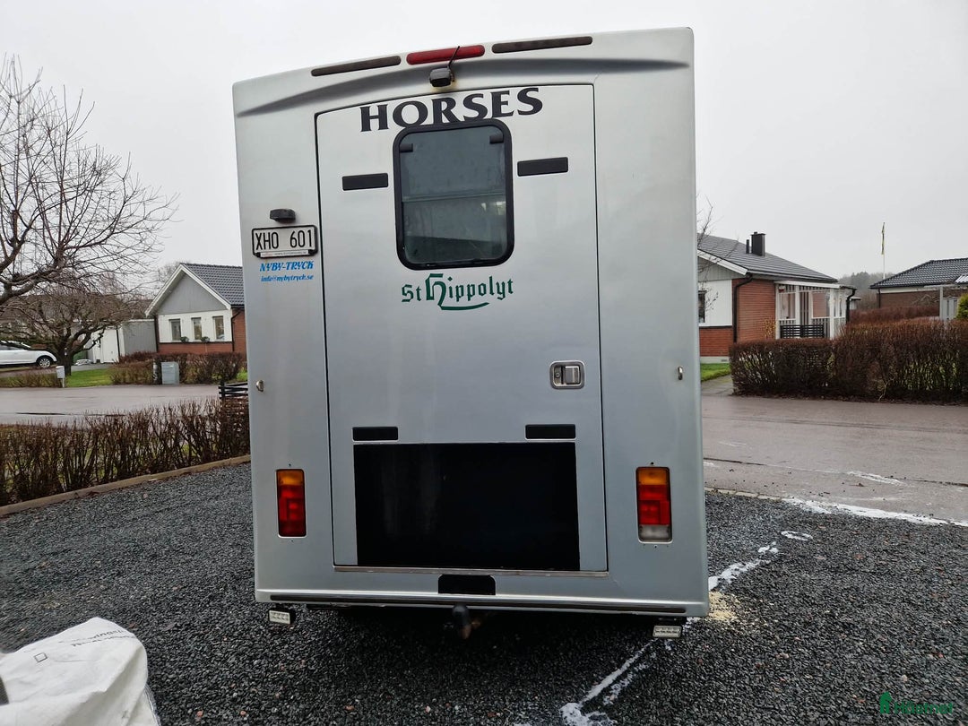 Hästlastbilar  fordon & transport till salu: B-kortsbuss i Eskilstuna - Annons 2