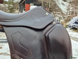 Sadlar hästutrustning Prestige X-Breath 17/34 i Kållekärr - Annons 1