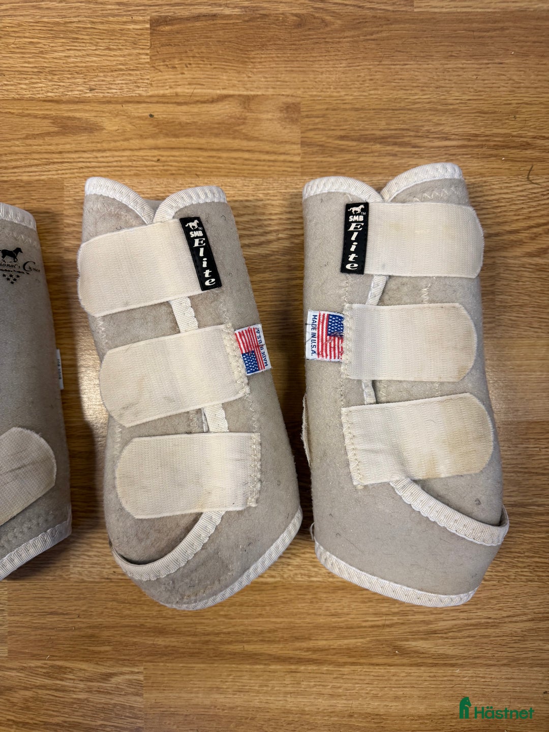 Benskydd hästutrustning till salu: Skydd från Professional’s Choice  i Vendelsö - Annons 2