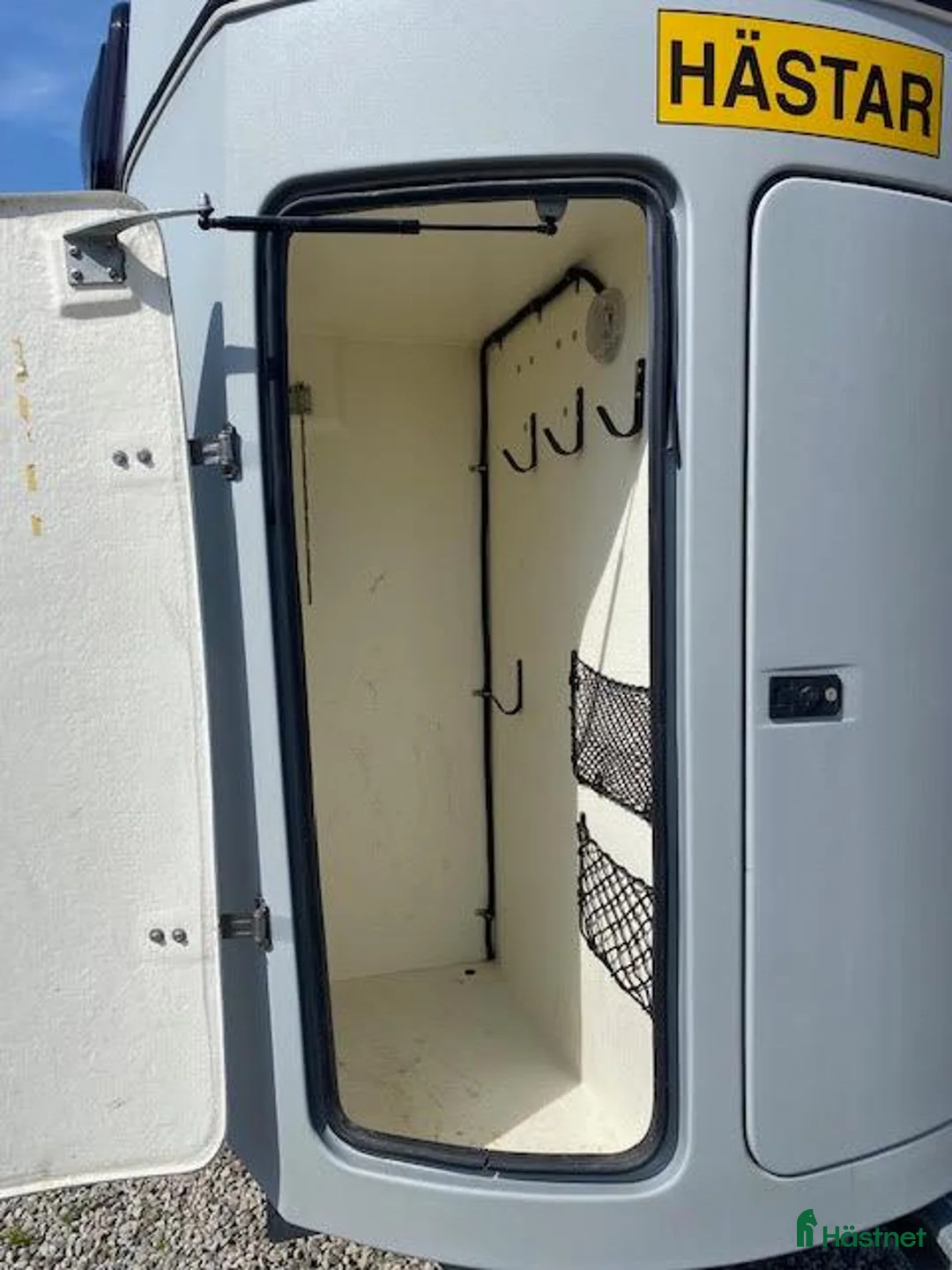 Hästtransporter  fordon & transport till salu: Thule Premium -15 i Båstad - Annons 7