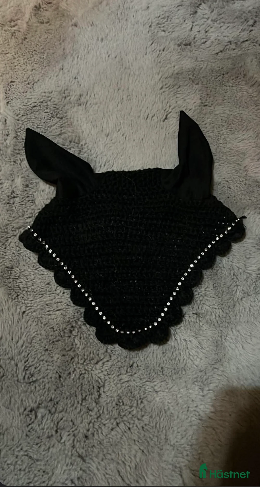 Övrig Hästutrustning hästutrustning till salu: Svart huva med pärlor - Annons 1