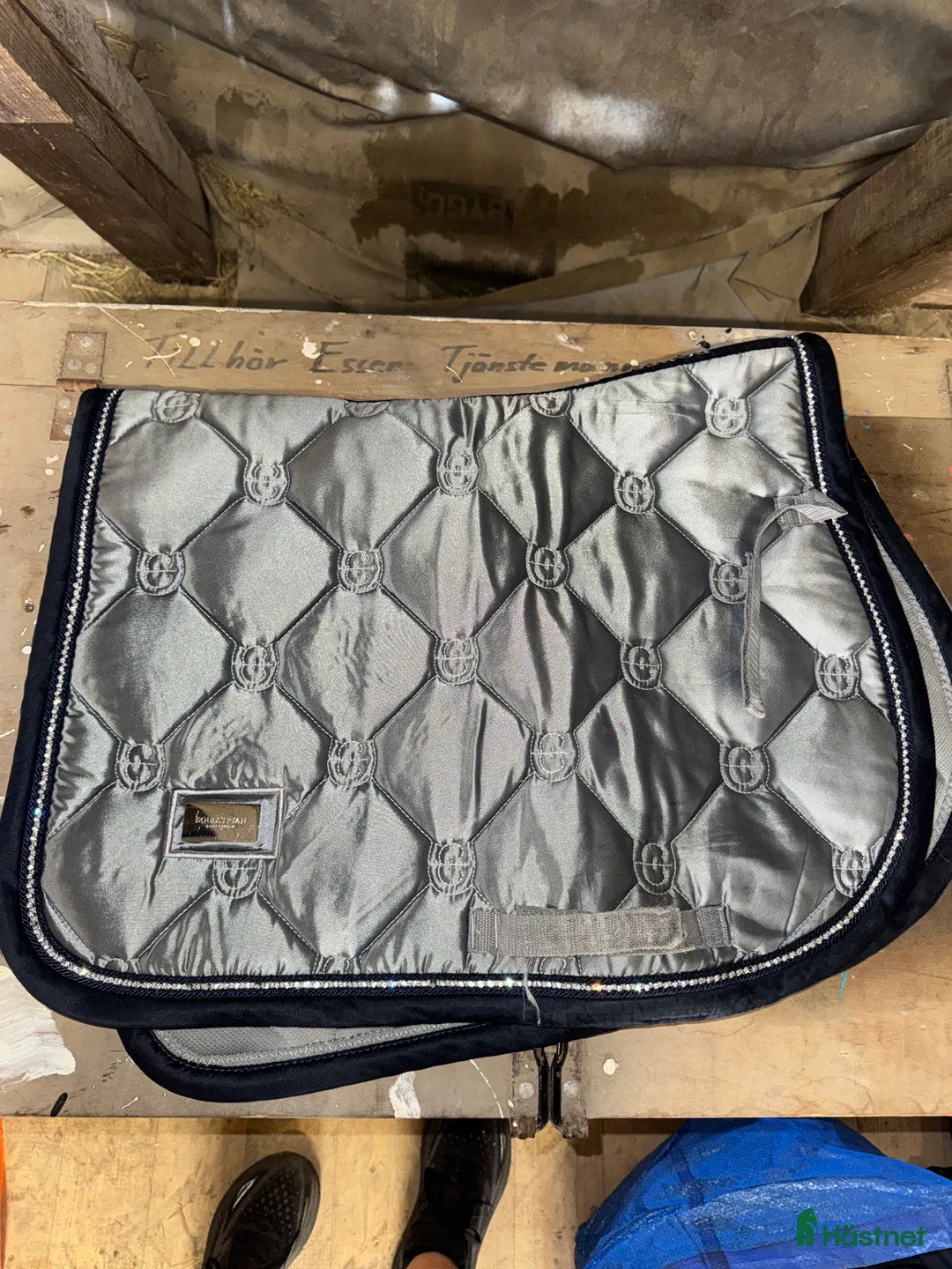 Schabrak & Vojlockar hästutrustning till salu: Equestrian Stockholm schabrak i Finspång - Annons 1