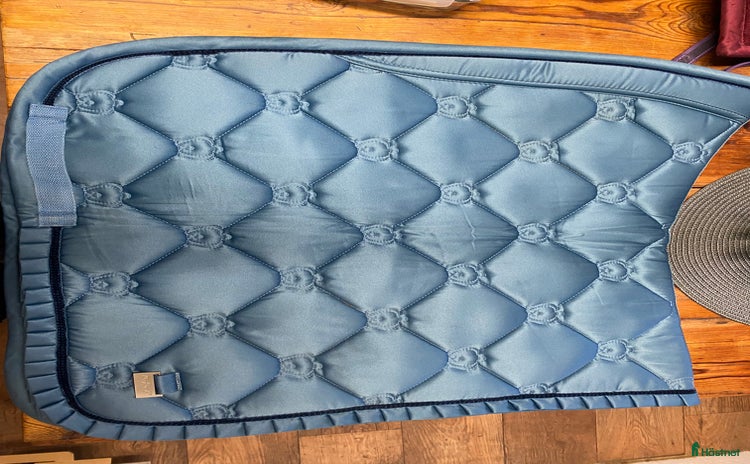 Schabrak & Vojlockar hästutrustning till salu: Es och Ps dressyrschabrak i Söderköping - Annons 15