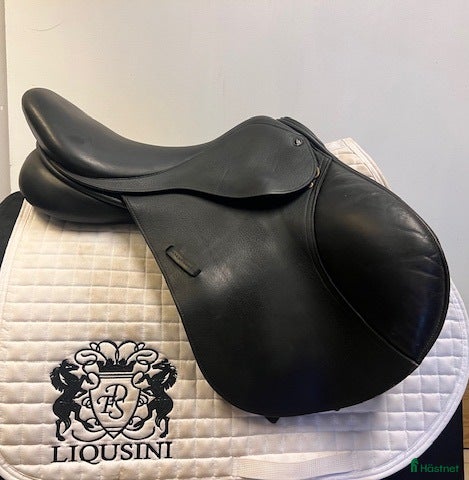 Sadlar hästutrustning Hoppsadel Jeremy Rudge 17,5" - Annons 4