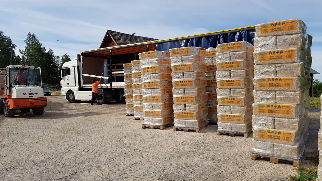  hästservice finnes: Hampaströ förs stall & Lösdrift i Vagnhärad - Annons 2