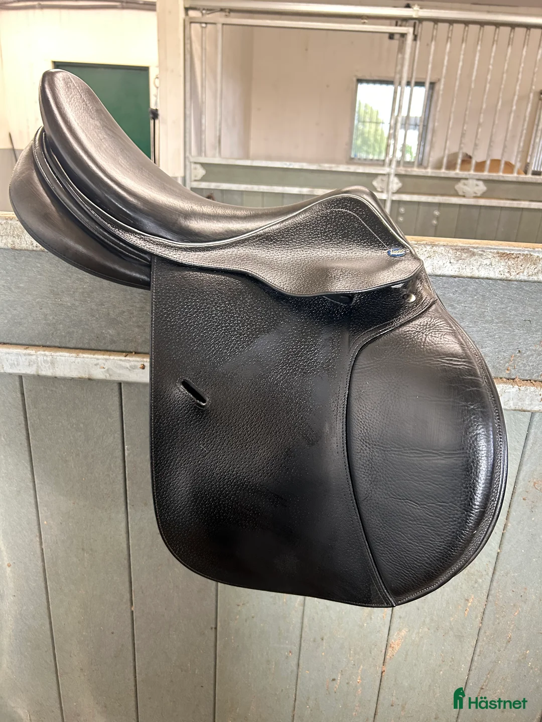Sadlar hästutrustning till salu: Jätteskön sadel som passar många ryggar i Annelöv - Annons 1