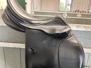 Sadlar hästutrustning Jätteskön sadel som passar många ryggar i Annelöv - Annons 4