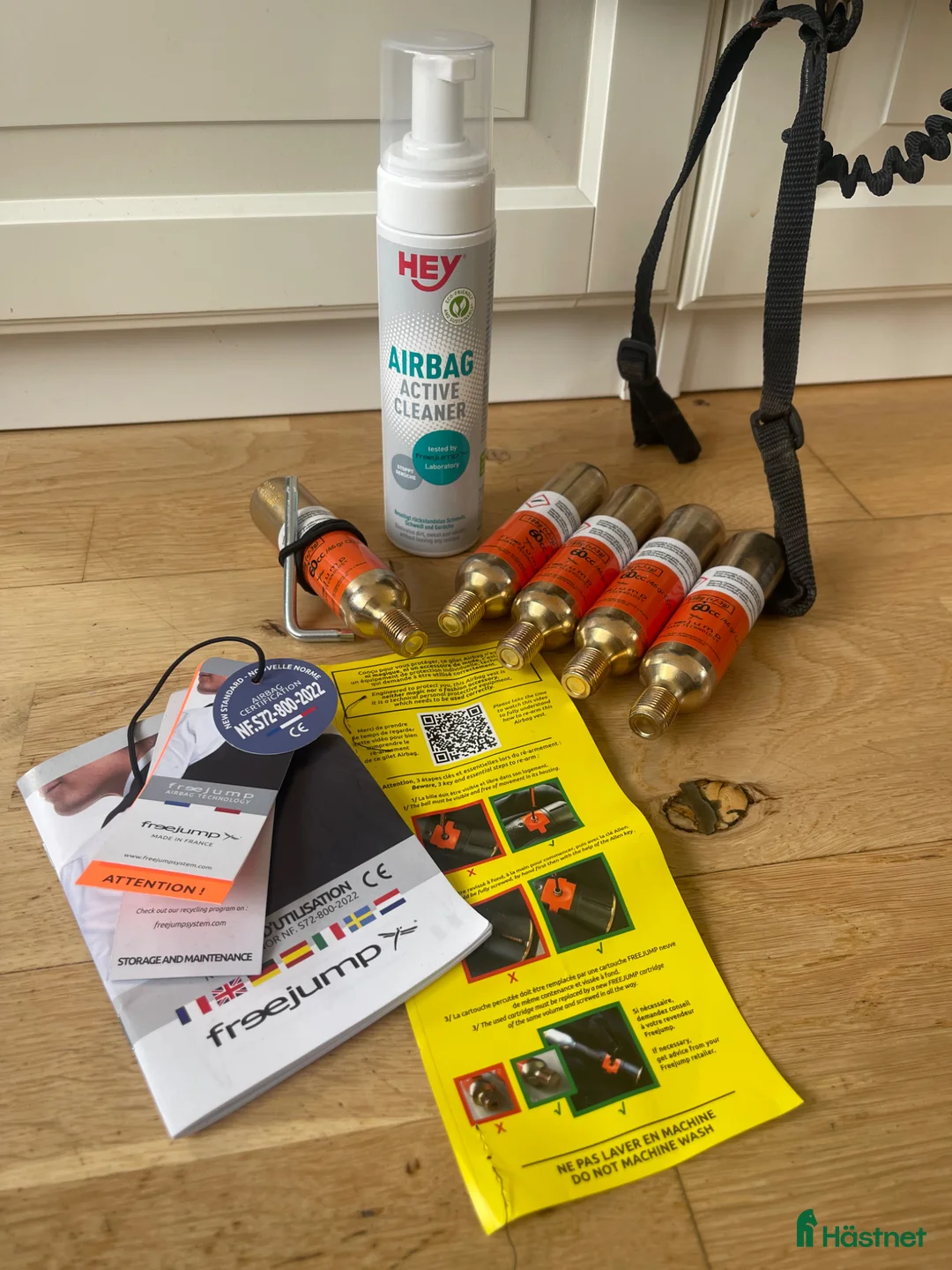 Säkerhetsvästar ryttarutrustning till salu: Airbag Freejump inkl 6 patroner - Annons 4