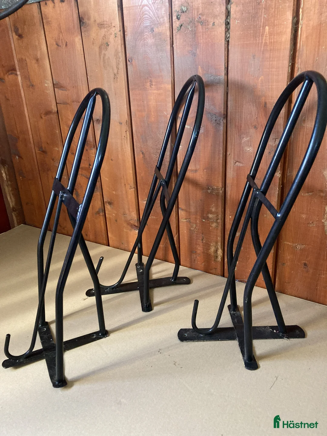 Sadeltillbehör hästutrustning till salu: Sadelhängare - Annons 2