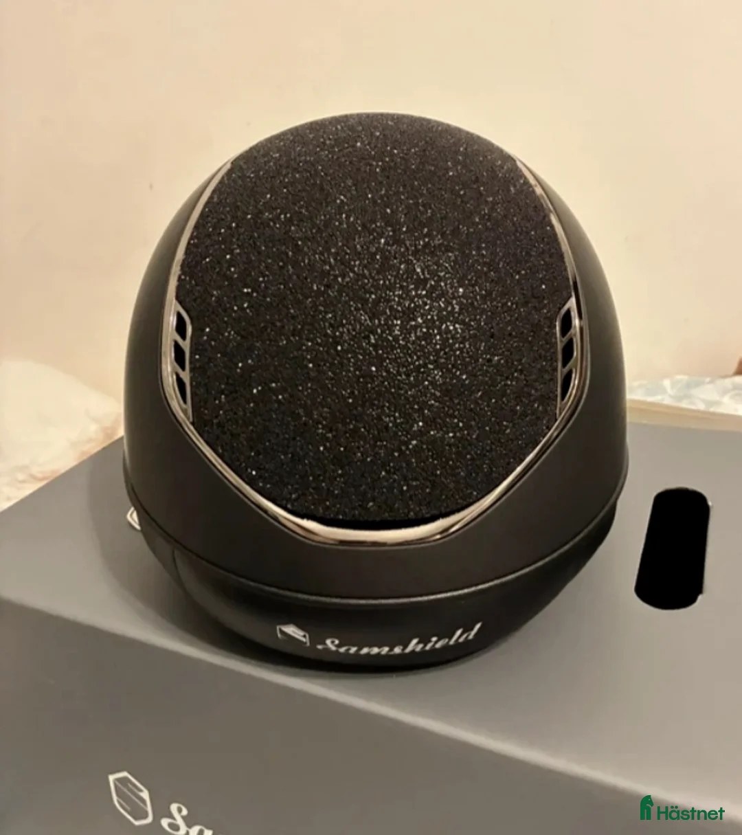 Hjälmar ryttarutrustning till salu: Miss Shield Shadowmatt Crystal Fabric V2 - Annons 2