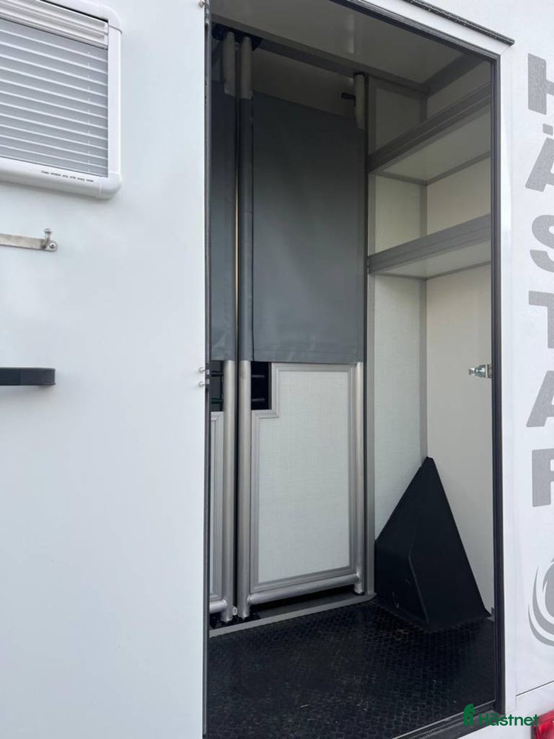 Hästlastbilar  fordon & transport till salu: Stuteri miljöhybrid  Demobil - Annons 3