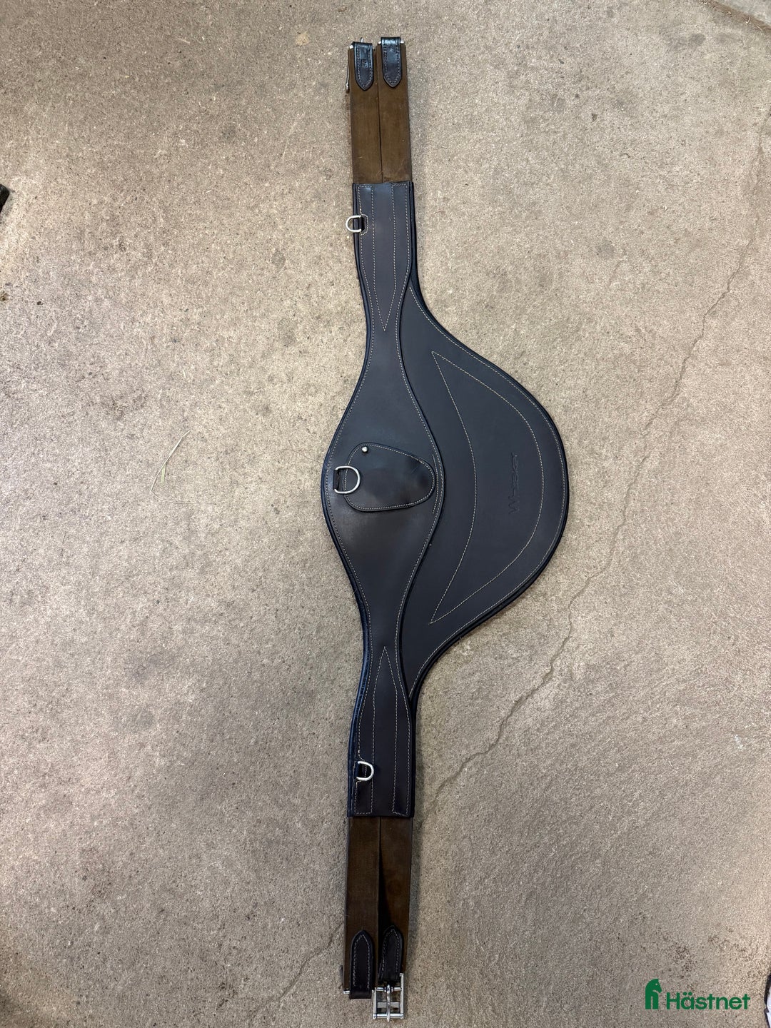 Sadeltillbehör hästutrustning till salu: John Whitaker magplatta  i Falköping - Annons 2