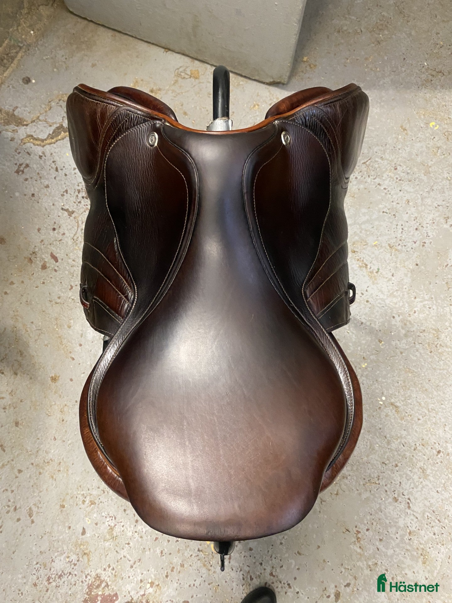 Sadlar hästutrustning Bekväm CWD SE01 hoppsadel 17 tum 2L - Annons 11