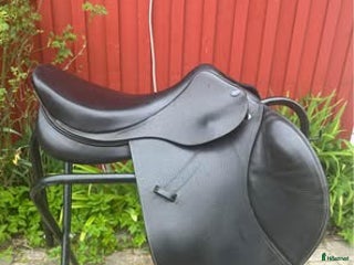 Sadlar hästutrustning till salu: Lippo Allegria i Harestad - Annons 1