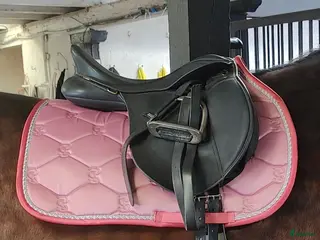 Sadlar hästutrustning Svart Wintec Wide CAIR 2 koppjärn - Annons 16