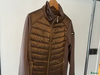 Jackor & Kavajer ryttarutrustning till salu: ES jacka aktive - Annons 1