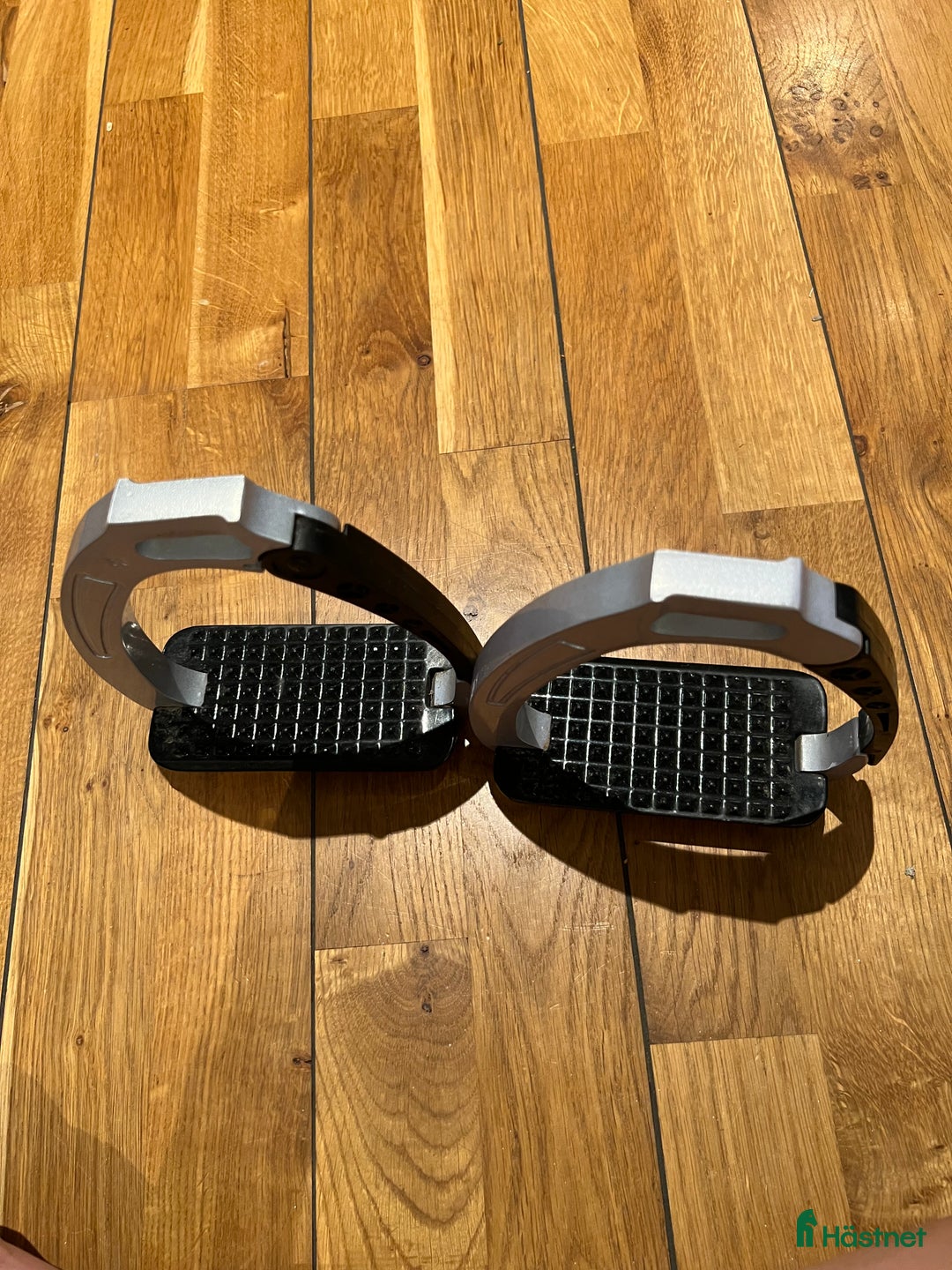 Övrig Ryttarutrustning ryttarutrustning till salu: WALDHAUSEN säkerhetsstigbyglar, nyskick i Höör - Annons 2