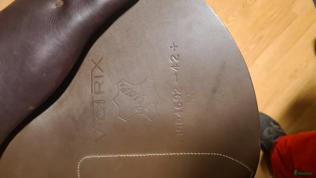 Sadlar hästutrustning till salu: Bates Victrix i Hamneda - Annons 5