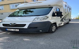 Hästlastbilar  fordon & transport till salu: Peugeot Equi-trek 3-sits från 2012. 950kg lastvikt i Täby - Bild 1